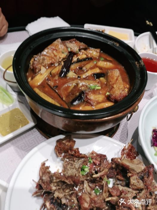 皇城根北京风味主题餐厅(中海环宇城店)茄子焖带鱼图片