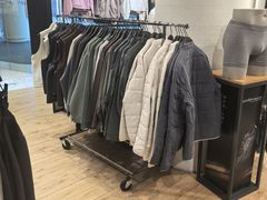 -lululemon(上海浦东IFC店)