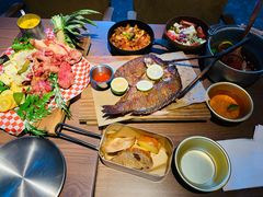 -鹿萤季·营地小馆(皇后公园店)
