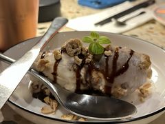 黑巧克力酱花生酥糖冰激凌卷-La Maison 夜来香(进贤路店)