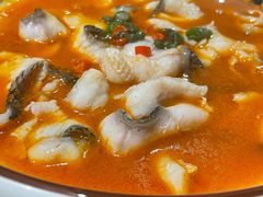 思茅酸汤鱼片-老滇山寨•云南特色菜•地方菜•民族风情歌舞表演(金碧店)