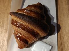 -天井·丑面包搭咖啡