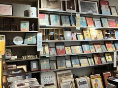 -邊城書店