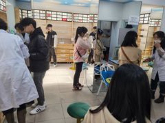 -豪门视光·星趣控·蔡司依视路眼镜代理商(中央大街店)