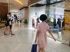 -URBAN REVIVO(济南领秀城贵和购物中心店)