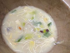 -滇香肴·云南菜蒸汽石锅鱼(云南北路店)