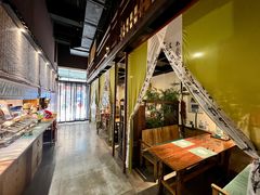 -八月美食小馆(银泰城总店)