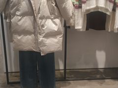 -URBAN REVIVO(上海中庚漫游城店)