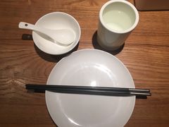 餐具摆设-马仕玖煲·融合菜·酥不腻烤鸭(人大店)
