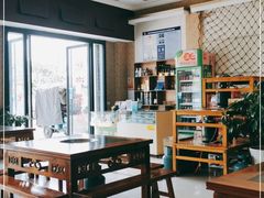 大堂-石磨房养生豆浆鱼•野生菌火锅(红河云岭·盛世佳园店)