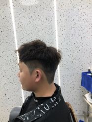 -初心HAlRSALON烫染接发