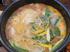 -银米·云南传统过桥米线(双廊黑金冠店)