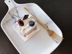 -UNI UNI(环亚凯瑟琳店)