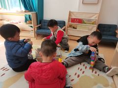 -蒙蒙狮蒙台梭利儿童之家