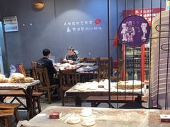 -老街烧烤大排档·地道湖北菜·龙虾馆(汉口火车站店)