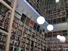 -钟书阁(松江泰晤士小镇店)