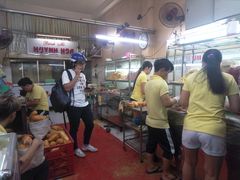-Bánh Mì Huynh Hoa