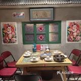 都是丹东80年代的街头旧景，和丹东代表性的企业标牌