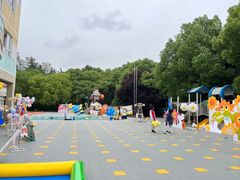 -上海青草地幼儿园