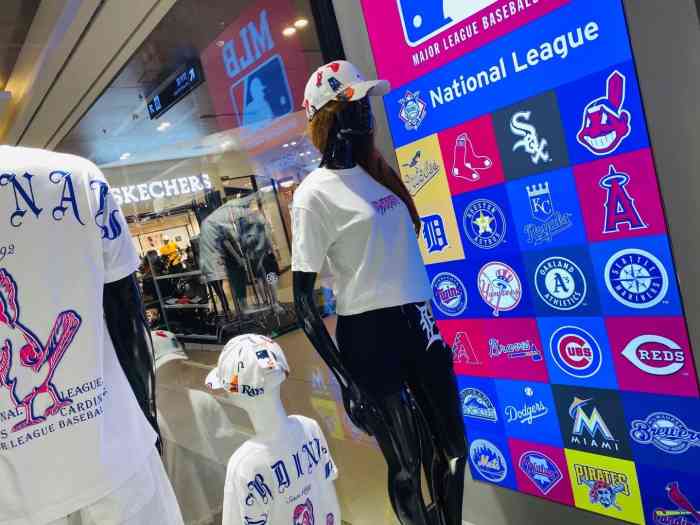 mlb(杉井奥莱店"mlb是比较喜欢的品牌了,衣服和帽子的款.