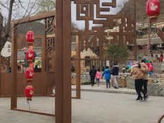 -百里峡七彩艺术小镇