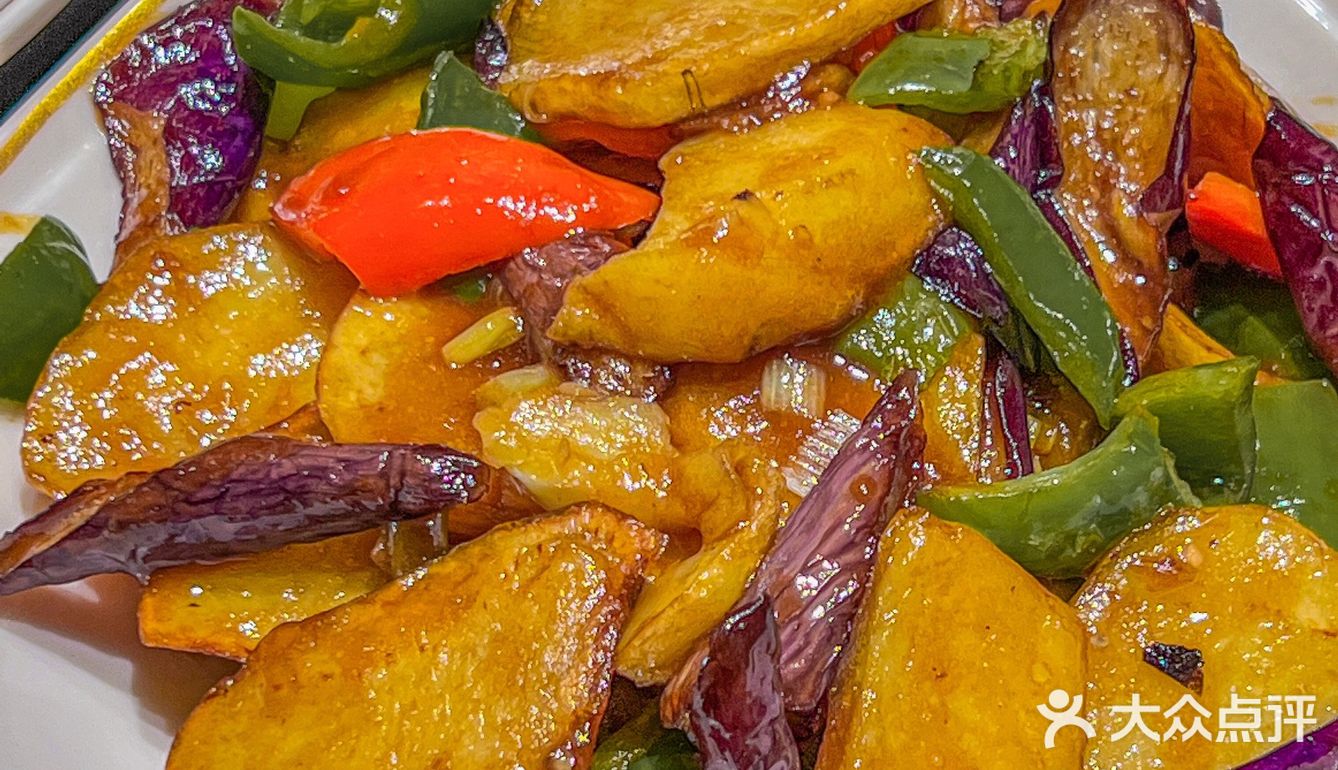 在杭州的东北银入冬仪式感就是铁锅炖大鹅啊