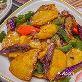 在杭州的东北银入冬仪式感就是铁锅炖大鹅啊