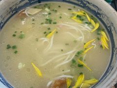 -新世界·过桥米线宴