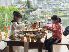 -包整·丝娃娃(一览甲秀楼风景店)