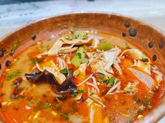 -成都你六姐·牛肉冒菜(信泰中心商场店)