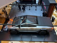 -TESLA 特斯拉(上海太古汇体验店)