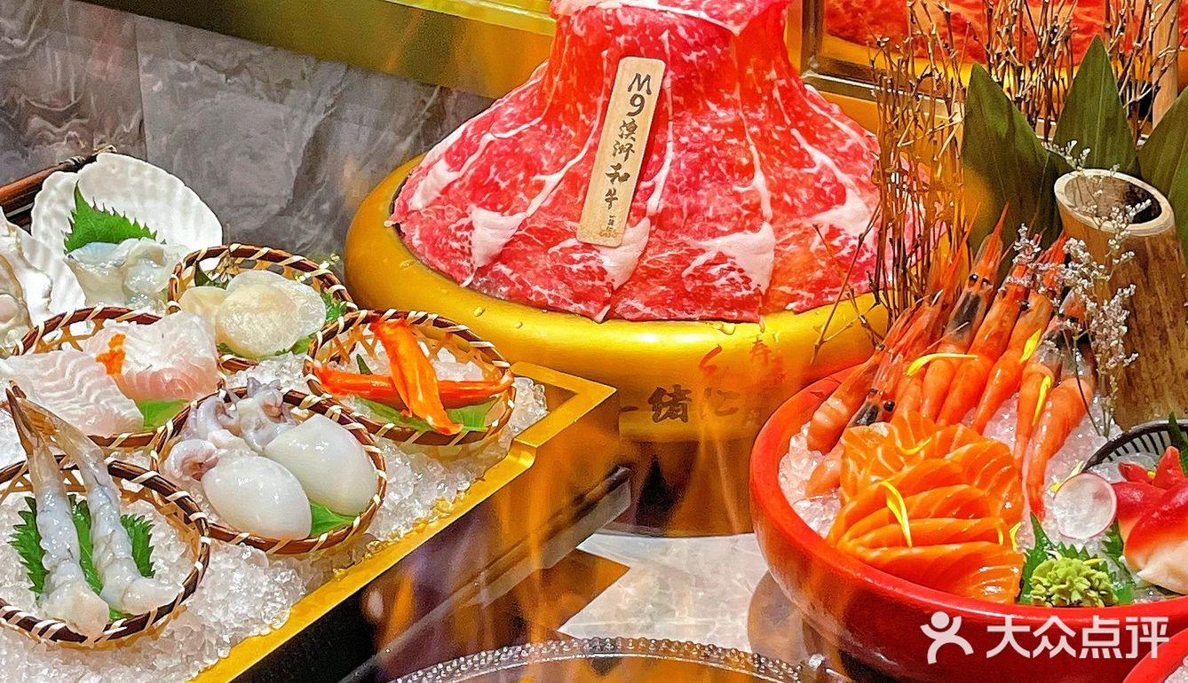 竟然在吃M9和牛的店里❗️调了杯傻瓜伏特加🔥不限量