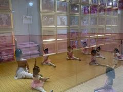 -爱德米乐艺术学院(西宸天街校区)