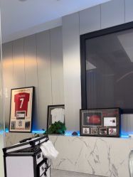 -PE SALON