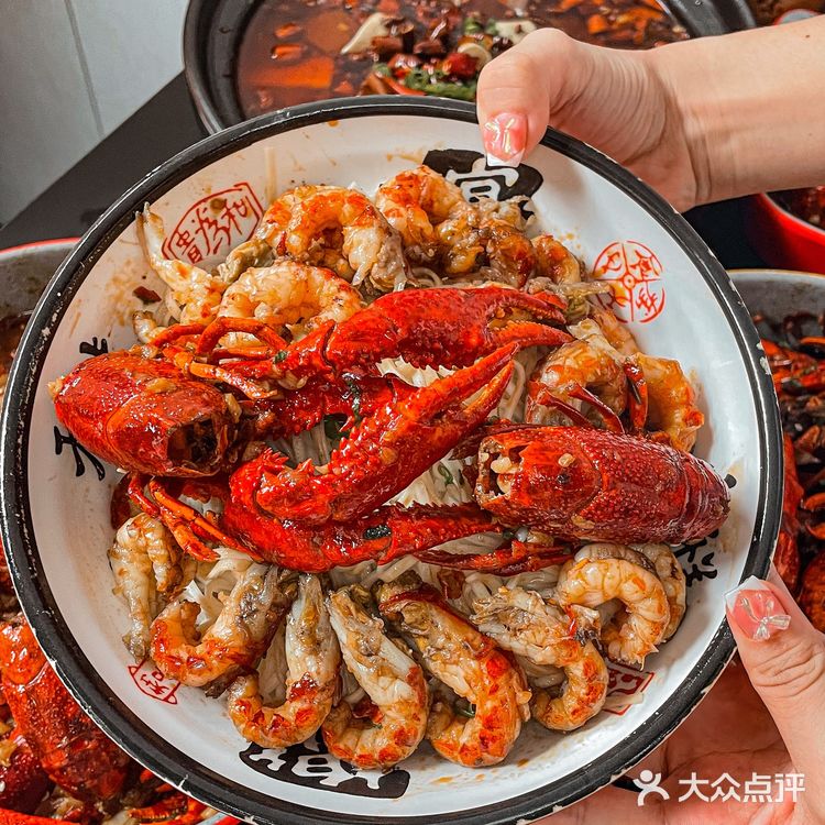 哎呦喂‼️又到了炫小龙虾的季节啦🦞