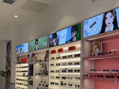 -J-Color眼镜·蔡司·依视路授权店(槐房万达广场店)