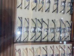 -博士眼镜(沙井京基百纳广场店)