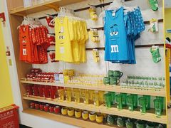 -m豆巧克力世界(上海世茂广场店)