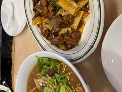 肉片木耳烧腐竹-吴记百姓菜馆·北京菜·烤鸭(故宫店)