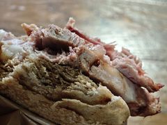 -老天桥酱肉烧饼夹肘子(天桥店)