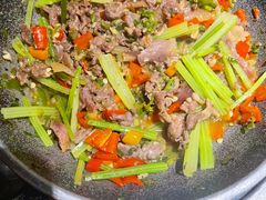 猫儿山的小黄牛-吃饭皇帝大土家民族菜(正大广场店)