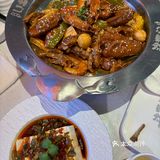 都能轻松享受这一份鸡爪煲 店内装修风格独特