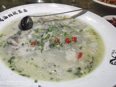 -严记小天府酸菜鱼(西四路店)