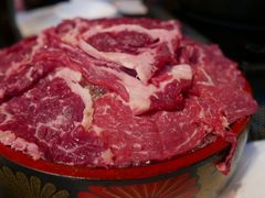 安格斯牛肉-鲜入围煮花胶鸡海鲜火锅