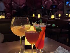 -FOUR PLAY BAR