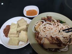 招牌杂酱凉米线-老师专·玉溪特色小吃