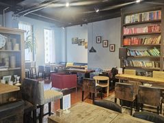 -房角石咖啡与书(吉大南校店)