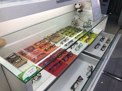 -提一眼镜·蔡司·依视路(小寨店)