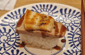 Sous-vide Blueberry Foie Gras Sushi