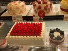-花花卷卷·鲜食蛋糕(泉屋店)